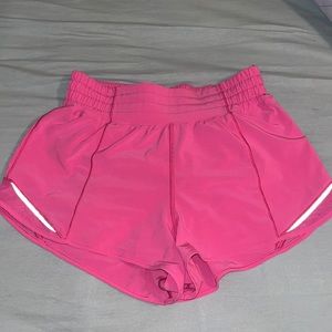 Lululemon Hotty Hot Shorts High Rise 2.5 inch Sonic Pink Rare